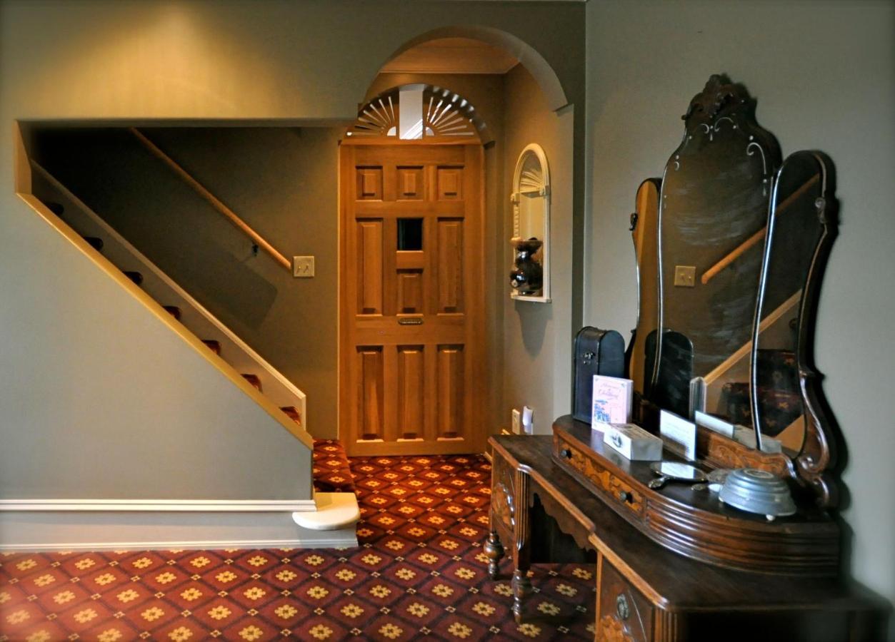 Creighton Manor Inn Bed & Breakfast Orillia Dış mekan fotoğraf